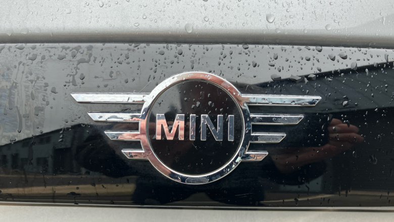 MINI Hatchback 1.5 Cooper Classic Premium 3dr Auto Petrol Hatchback